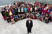 Отца 94 детей признали главой самого большого семейства в мире